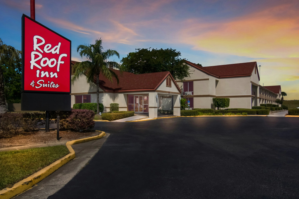 Red Roof Inn & Suites Brunswick I-95