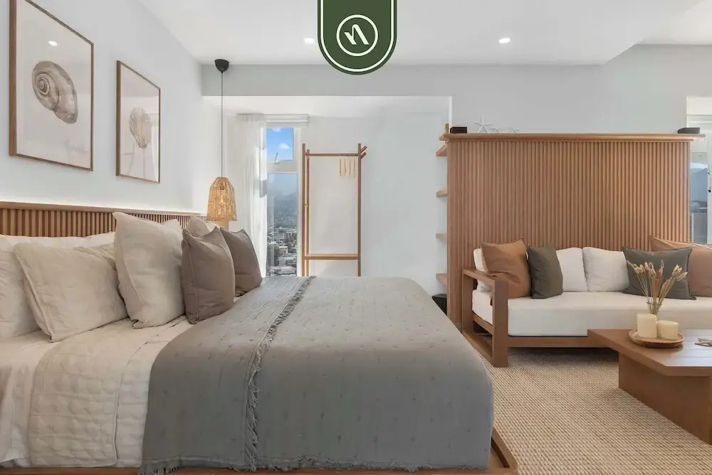 Luxury Oceanfront Studio - Beach - Pools - Gym