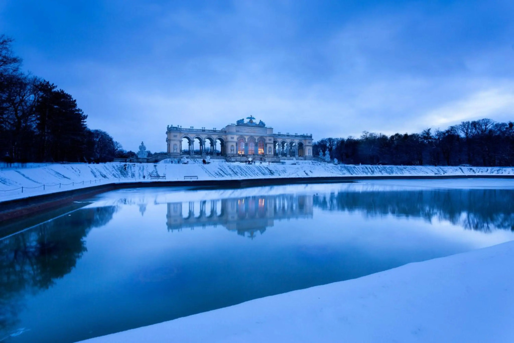 Ruby luxurious new 1 bedroom apartment with view of Schönbrunn Palace