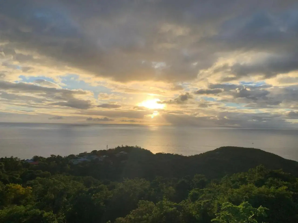 PARADIS AU SOLEIL, vue panoramique sur mer