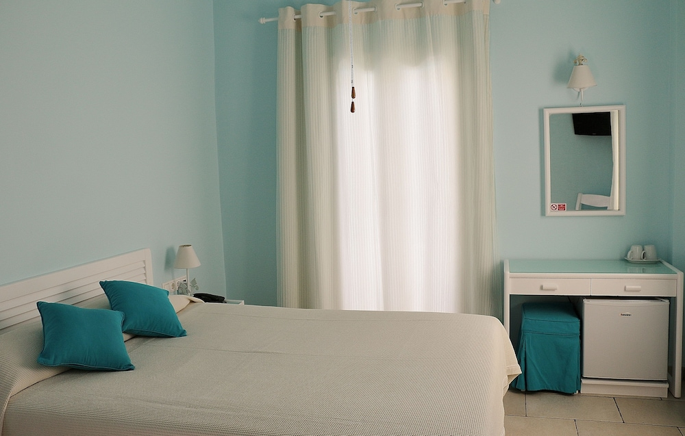 SPIROS & HIROKO Hotel