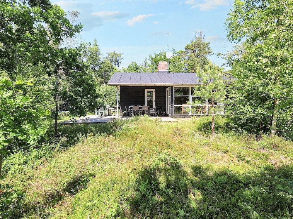 Rustic Holiday Home in Hals near Sea
