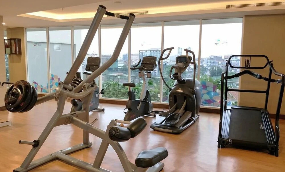 Comfy Studio Room with City View at Menteng Park Apartment By Travelio
