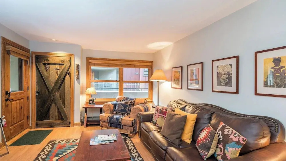 Cimarron Lodge 20 by Avantstay Ski In/ Ski Out Condo in Ideally Located Complex w/ Hot Tubs!