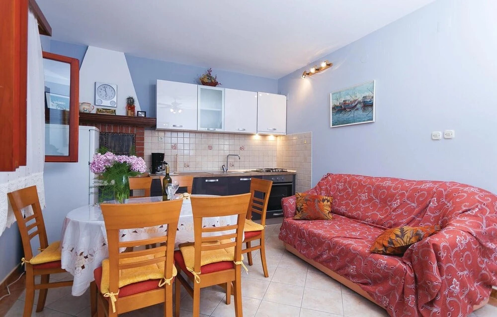 Amazing Home in Poplat With Wifi and 2 Bedrooms