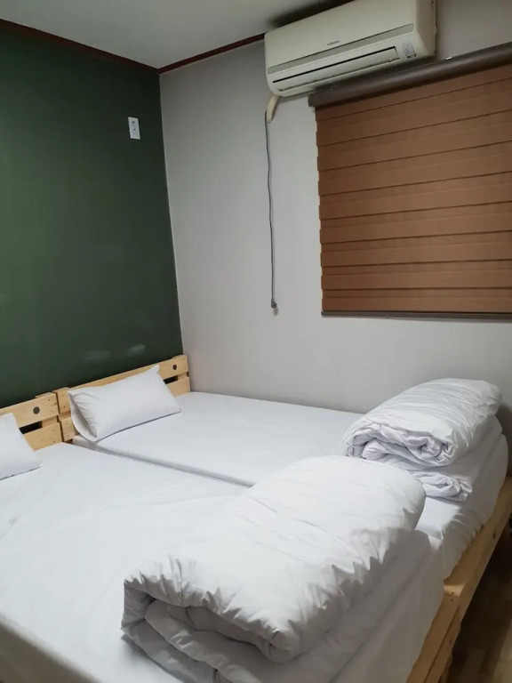 YOUNG STAY - Hostel