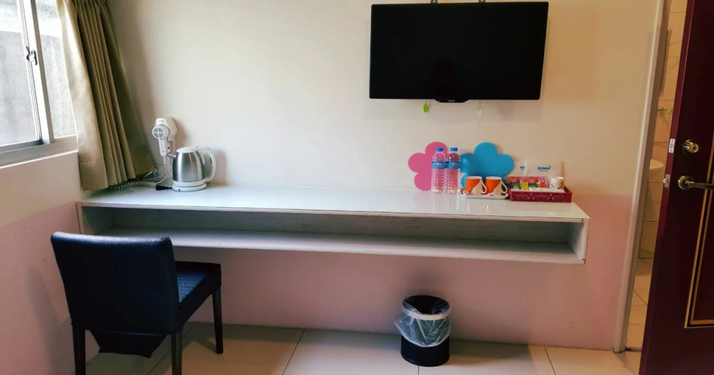 Happy Holiday Hotel