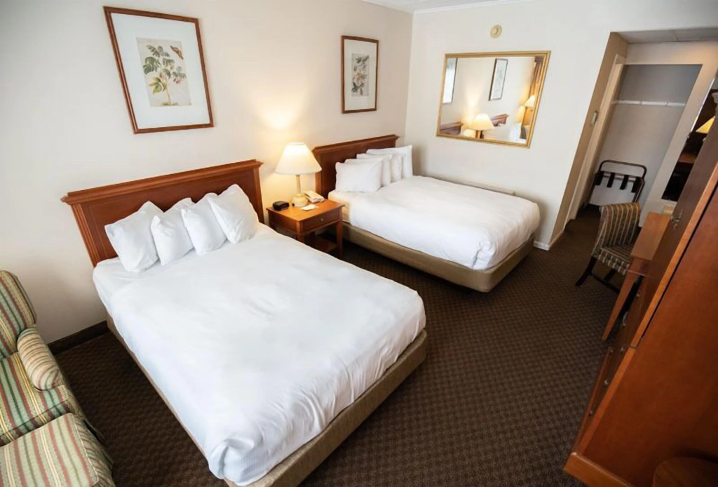 Fort William Henry Hotel