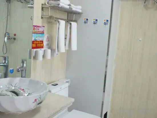 Hongdu Hotel (Korla Beishan Road Branch)