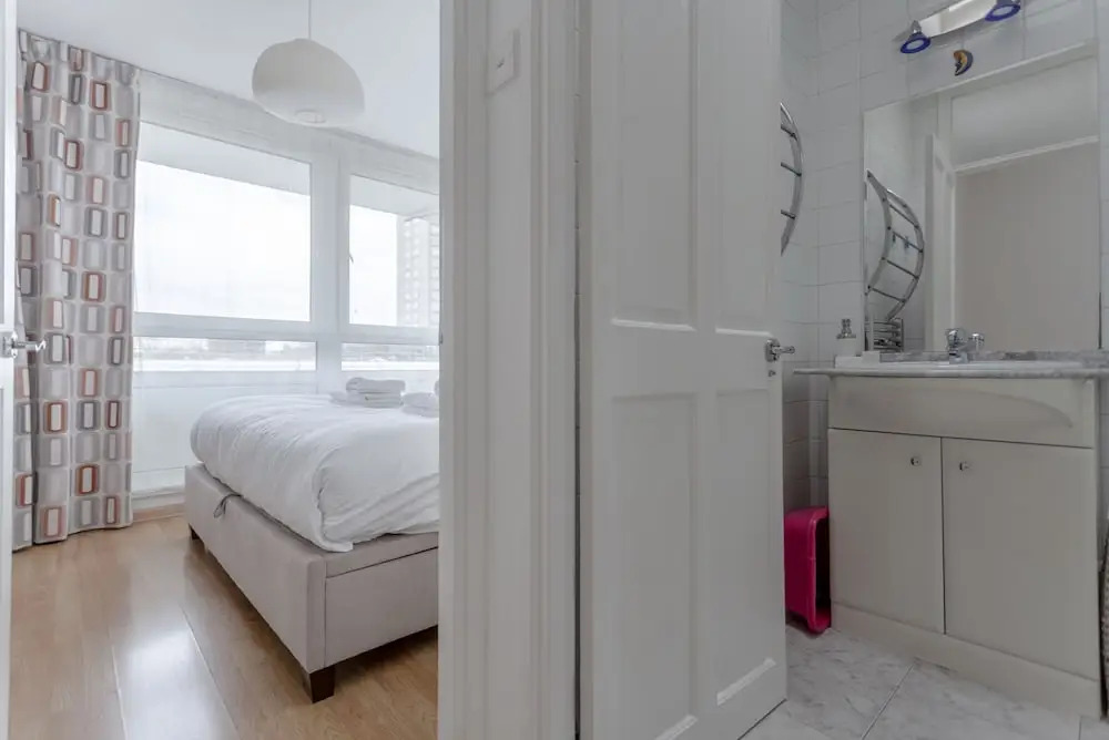 Regents Park View Apartment