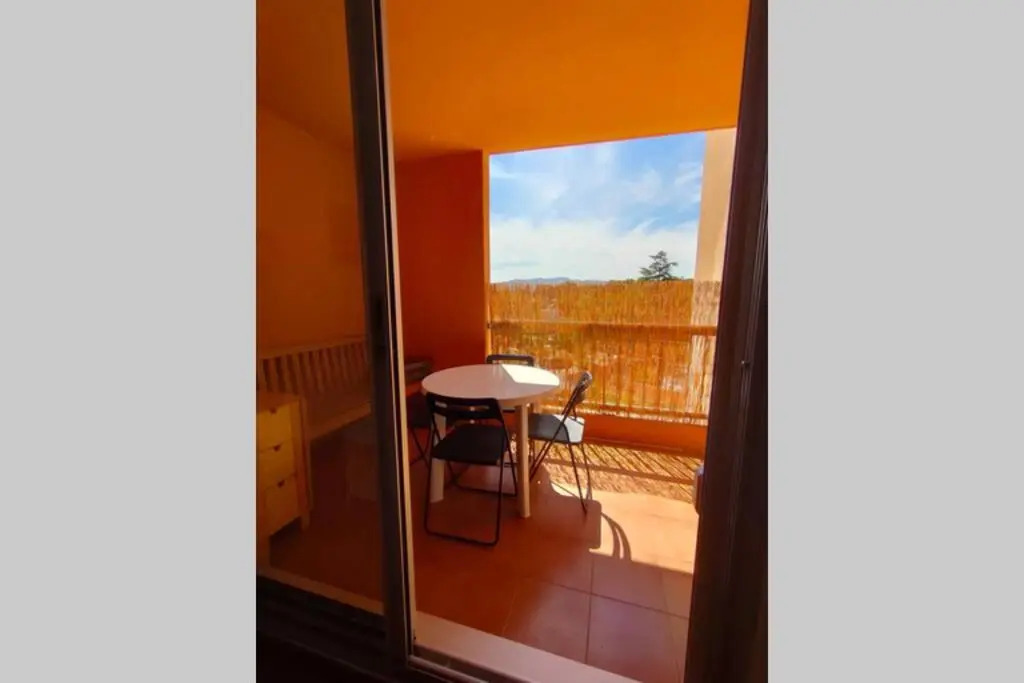 Appartement T2 bord et vue mer