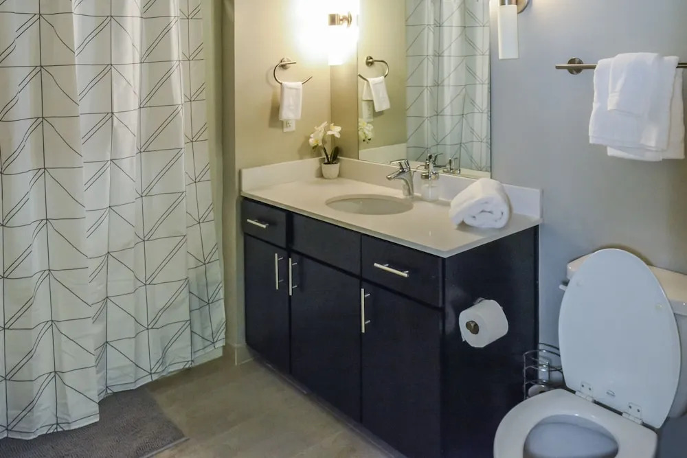 1 BR Apt in Garment Dist by Frontdesk
