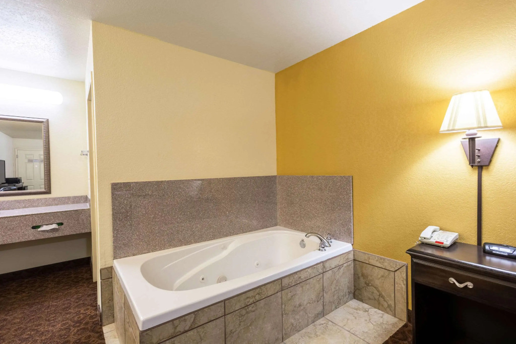 The Magnolia Hotel Searcy