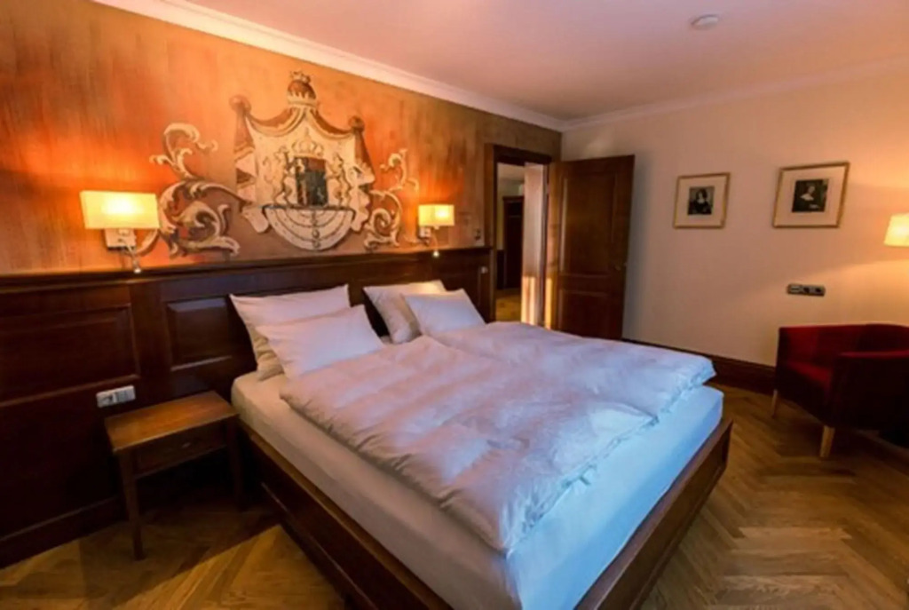 Hotel & Gaststätte zum Erdinger Weißbräu