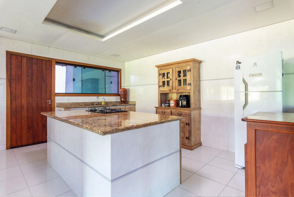 Casa De Alto Padrão A 400 Metros Da Praia Brava