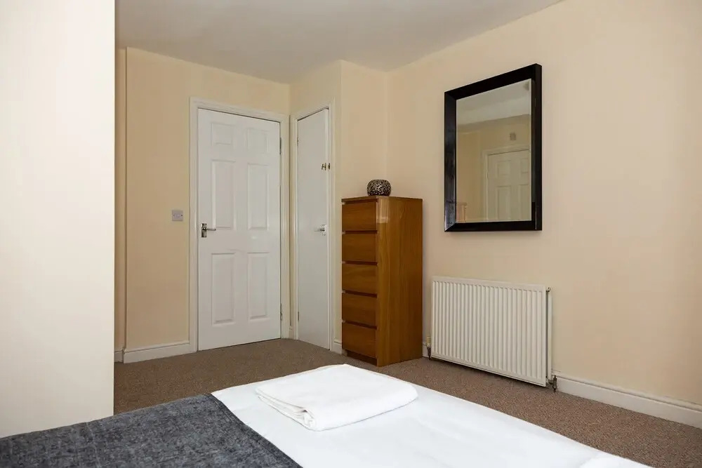 Alexander Apartments Rooms 2