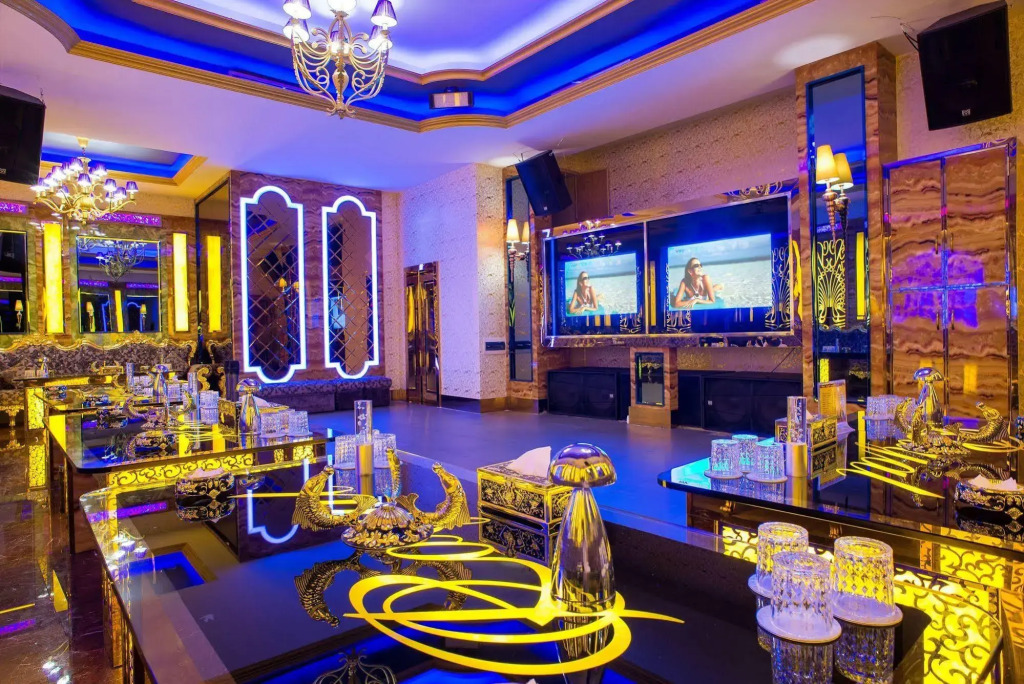 Royal Villas