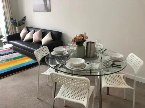 Exquisite Family Home +Parking, Close to CBD