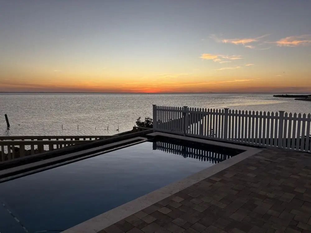 Ahh Da Sea - Waterfront, Backyard Ramp To Jetty & Laguna 3 Bedroom Home