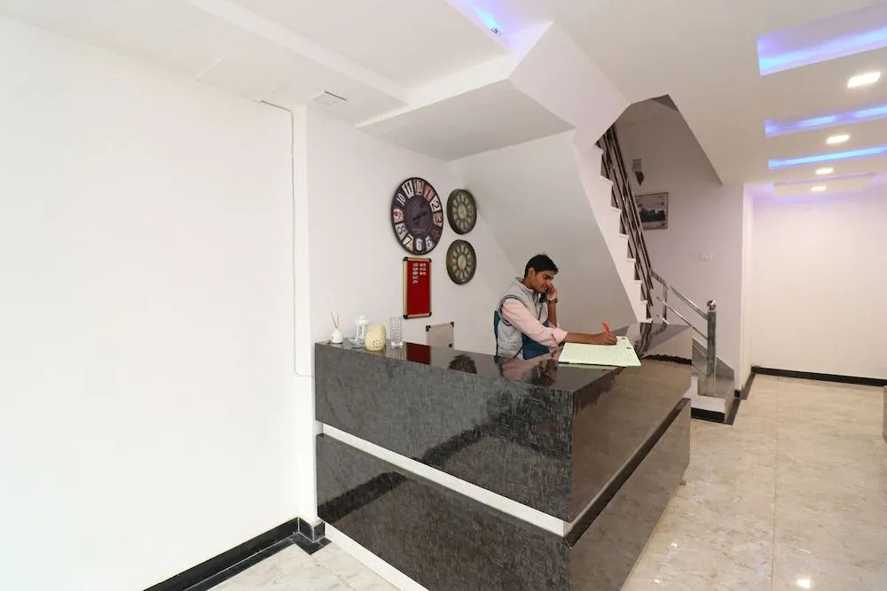 Capital O 26592 Hotel Grandfather