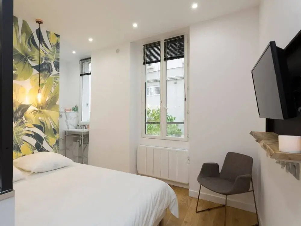 Studio d'architecte au pied de Tour Eiffel (CDM)