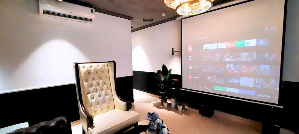 A In Hotel Del Luna