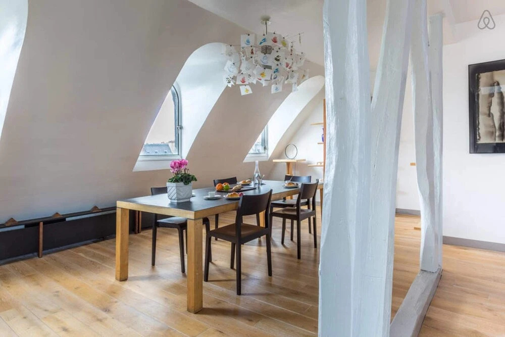 Sumptuous Apartment in the Heart of Paris !