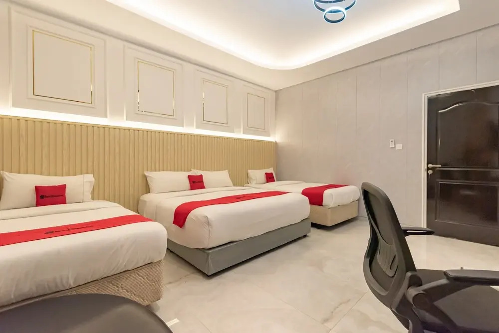 RedDoorz Plus Near SP Plaza Batu Aji Batam