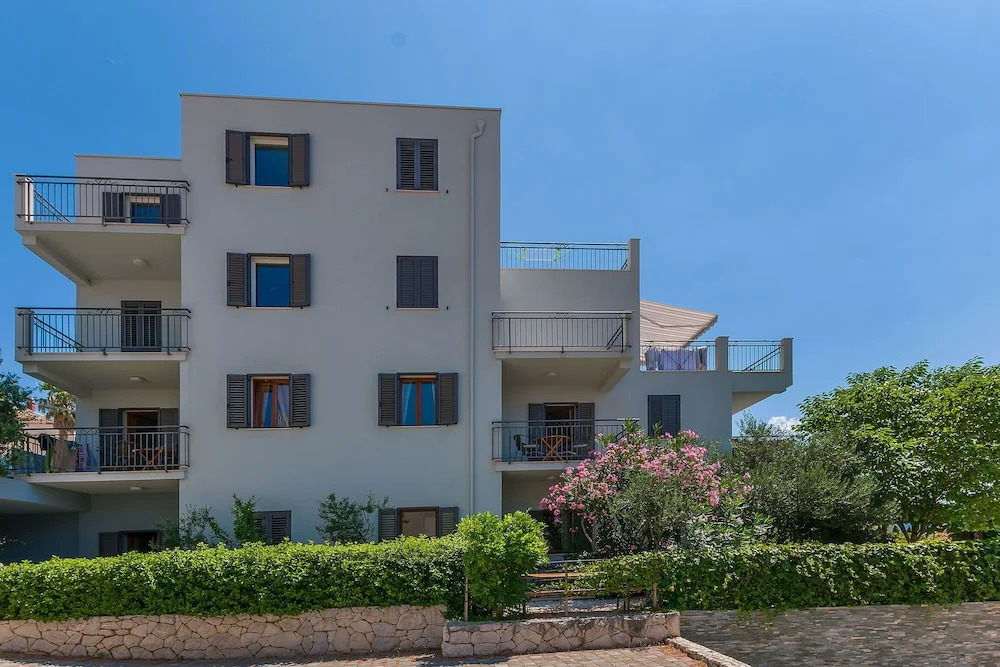 Apartments Ljiljana
