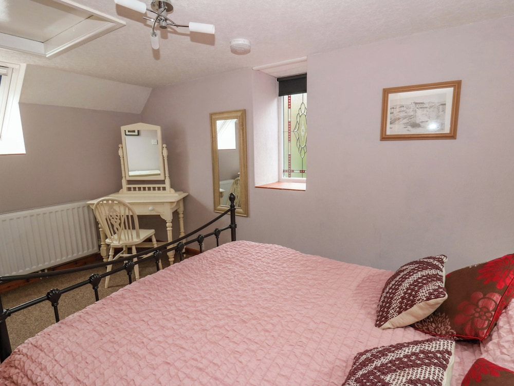 Old Farmhouse Cottage