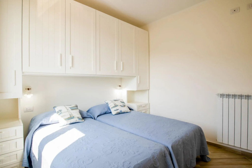 Just built with beautiful sea view, in the center of Capoliveri and equipped with every comfort-Casa Andreale
