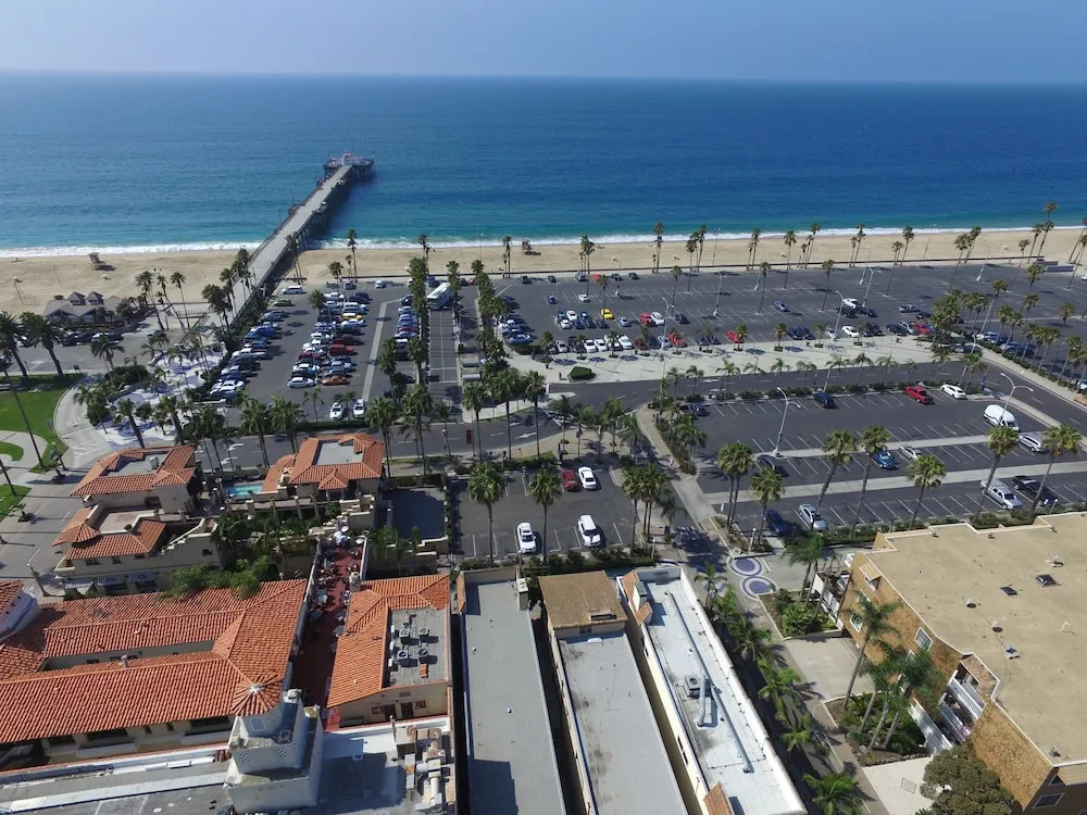 404 E. Oceanfront (68449)