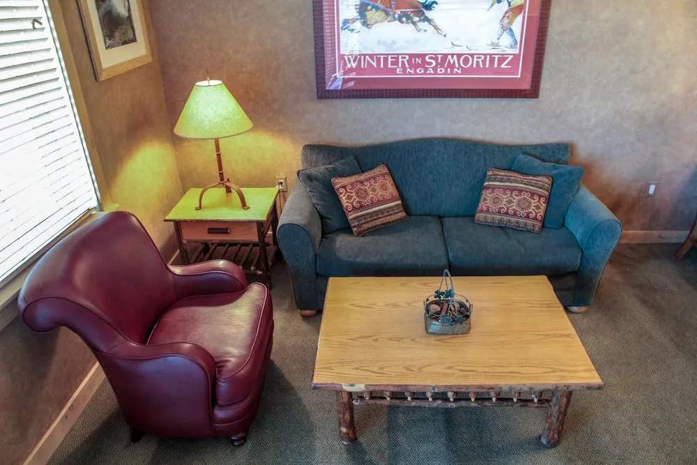 Sunstone 103 Updated Condo At Sunstone Lodge with Great Complex Amenities, near Ski-In Ski-Out by RedAwning