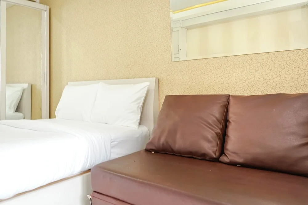 Cozy Studio Room Kalibata City Apartment