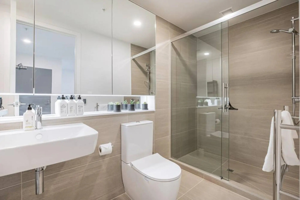 Modern Bright Central Apartment by Zodiak Stays
