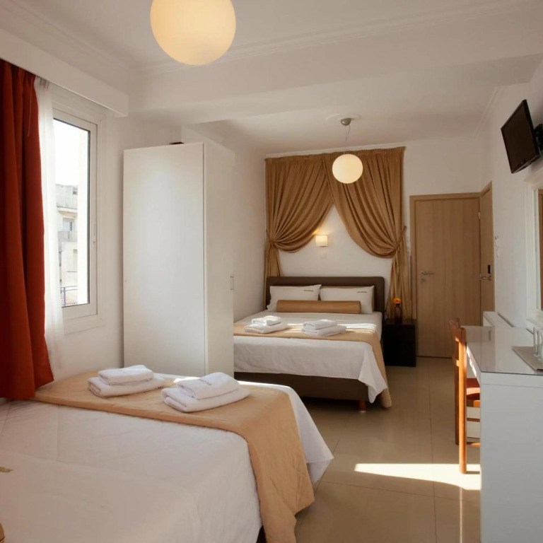 Metropolis Hotel