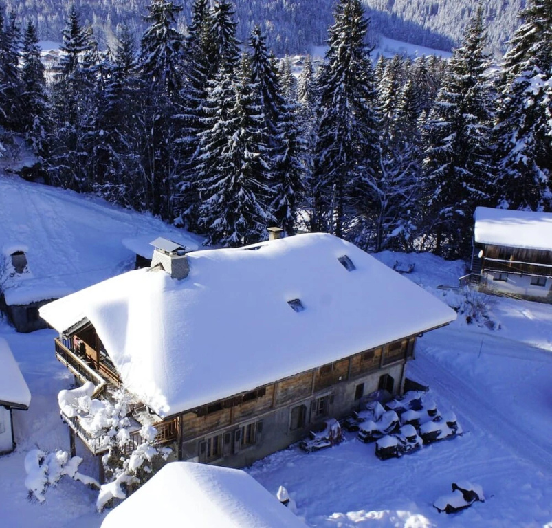 Apartment with 5 Bedrooms in Montriond, with Wonderful Mountain View, Furnished Garden And Wifi - 7 Km From the Slopes