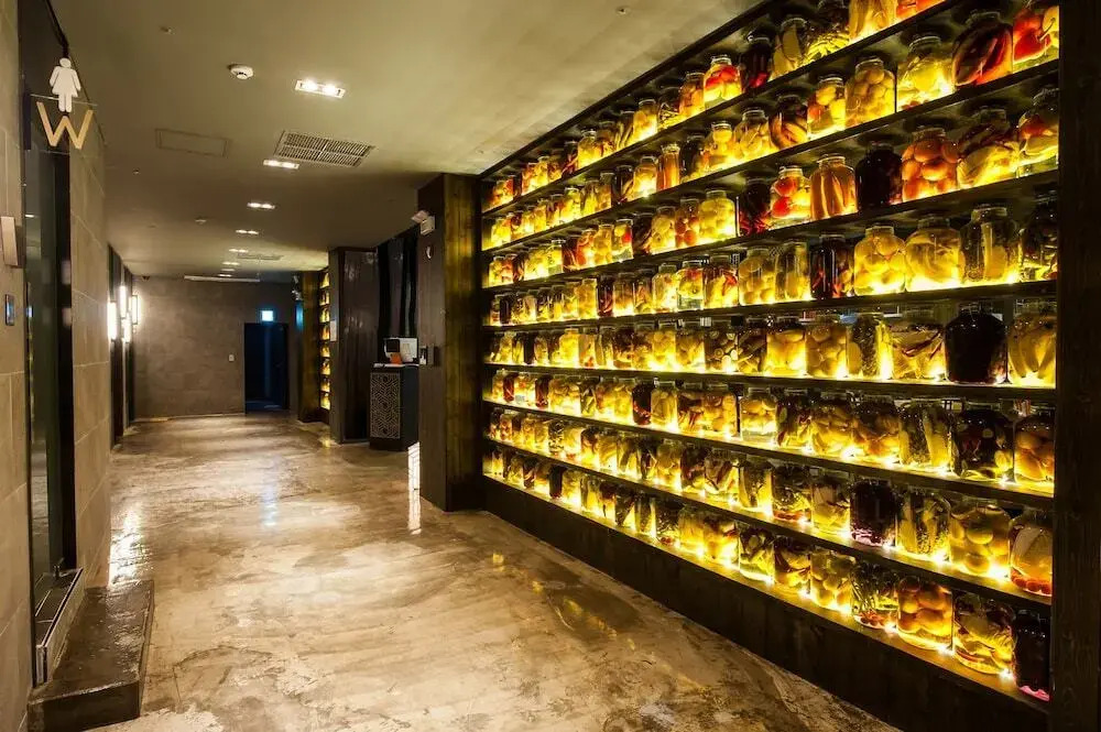 Yujin Hotel