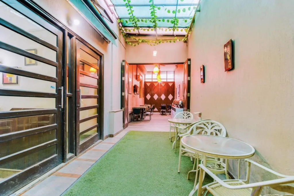 Cosy Grand, Chanakyapuri by The Cosy Hotels