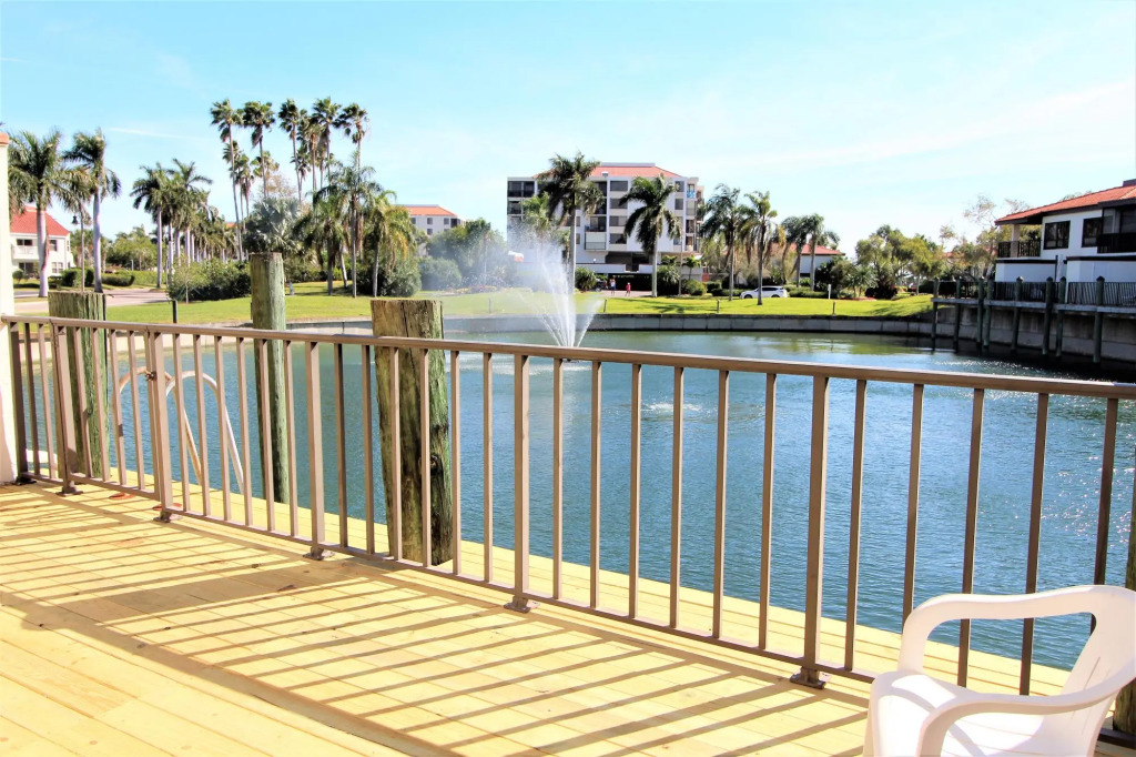 Lakeside Villas 103