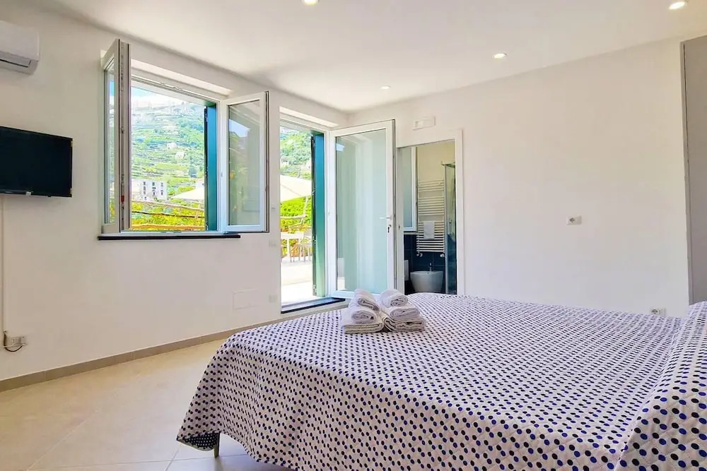 Villa in Lemon Grove With Sea Views & Sea Breeze