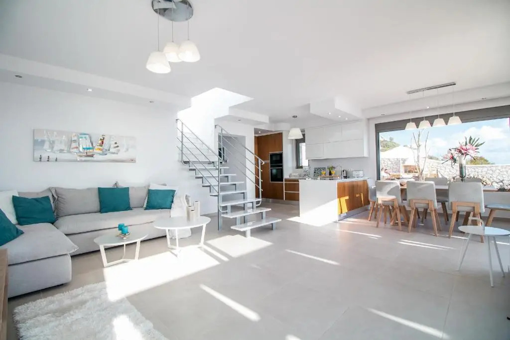 Francis & Gregorys Luxury Villas