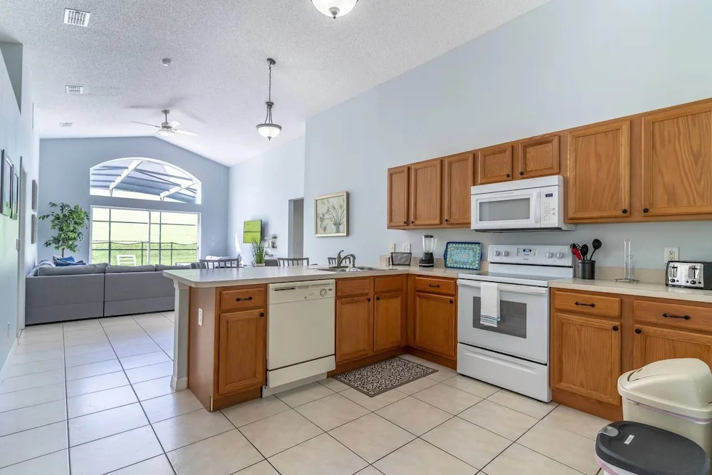 8638 Emerald Island