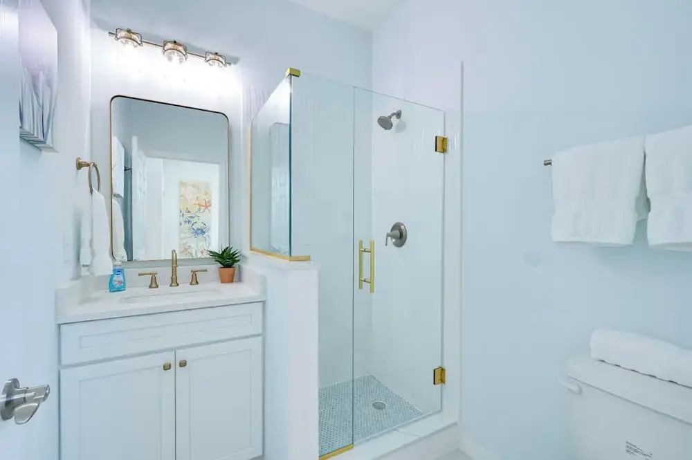 Walk to Beach! Waterfront Hudson Townhome