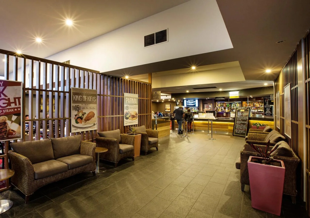 Nightcap at Keysborough Hotel