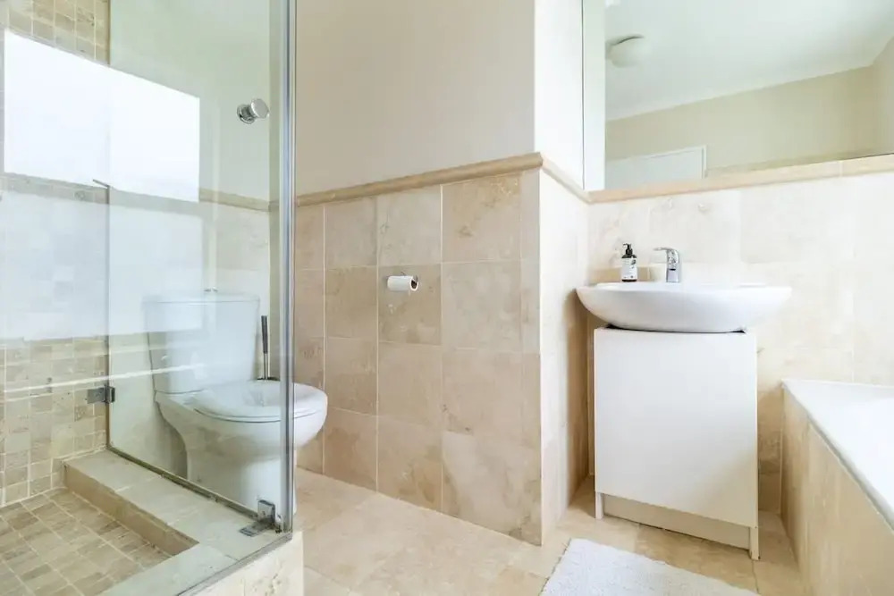 3 Bedroom Family Home - Houtbay