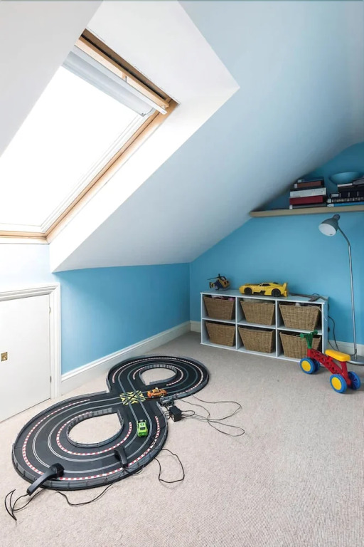 Fabulous 4BR Family Home in East London