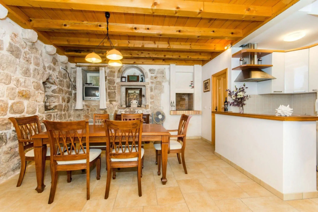 Foteza Apartments