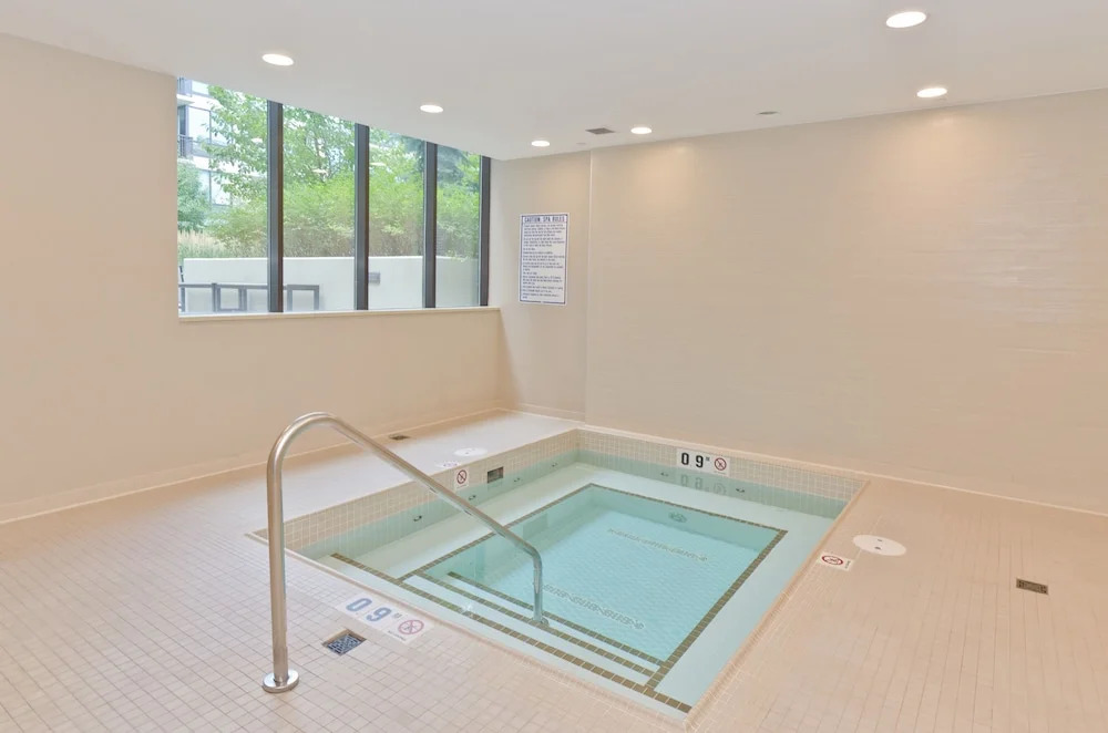 Suite Digs Waterfront