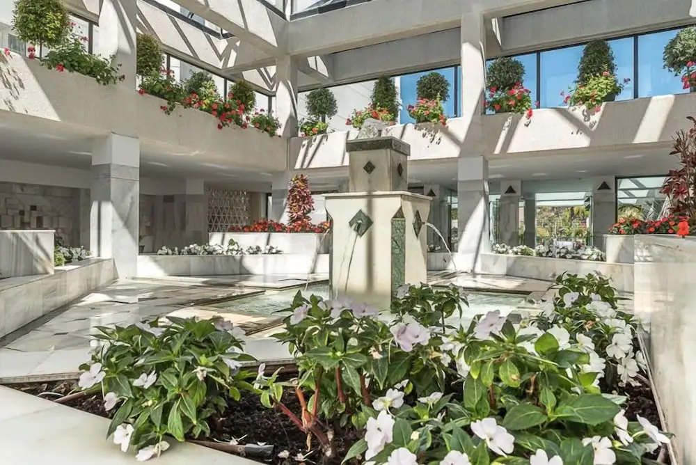 Beach Front apartment in Puerto Banus